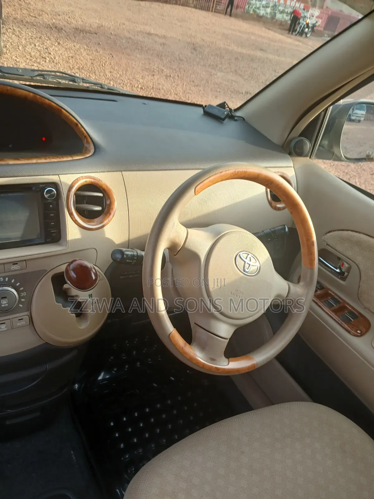 Toyota Sienta 1.5 FWD 2005 Silver