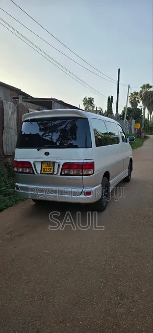 Toyota Regius 2002 White