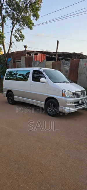 Toyota Regius 2002 White