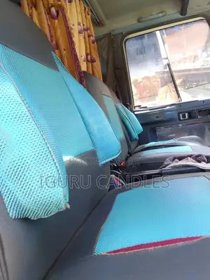 Isuzu Fuso Fighter Truck 1995 White