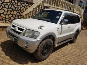Mitsubishi Pajero 3.5 V6 GDI Elegance 2005 White