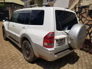 Mitsubishi Pajero 3.5 V6 GDI Elegance 2005 White