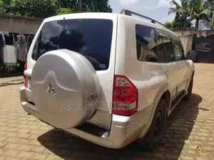 Mitsubishi Pajero 3.5 V6 GDI Elegance 2005 White