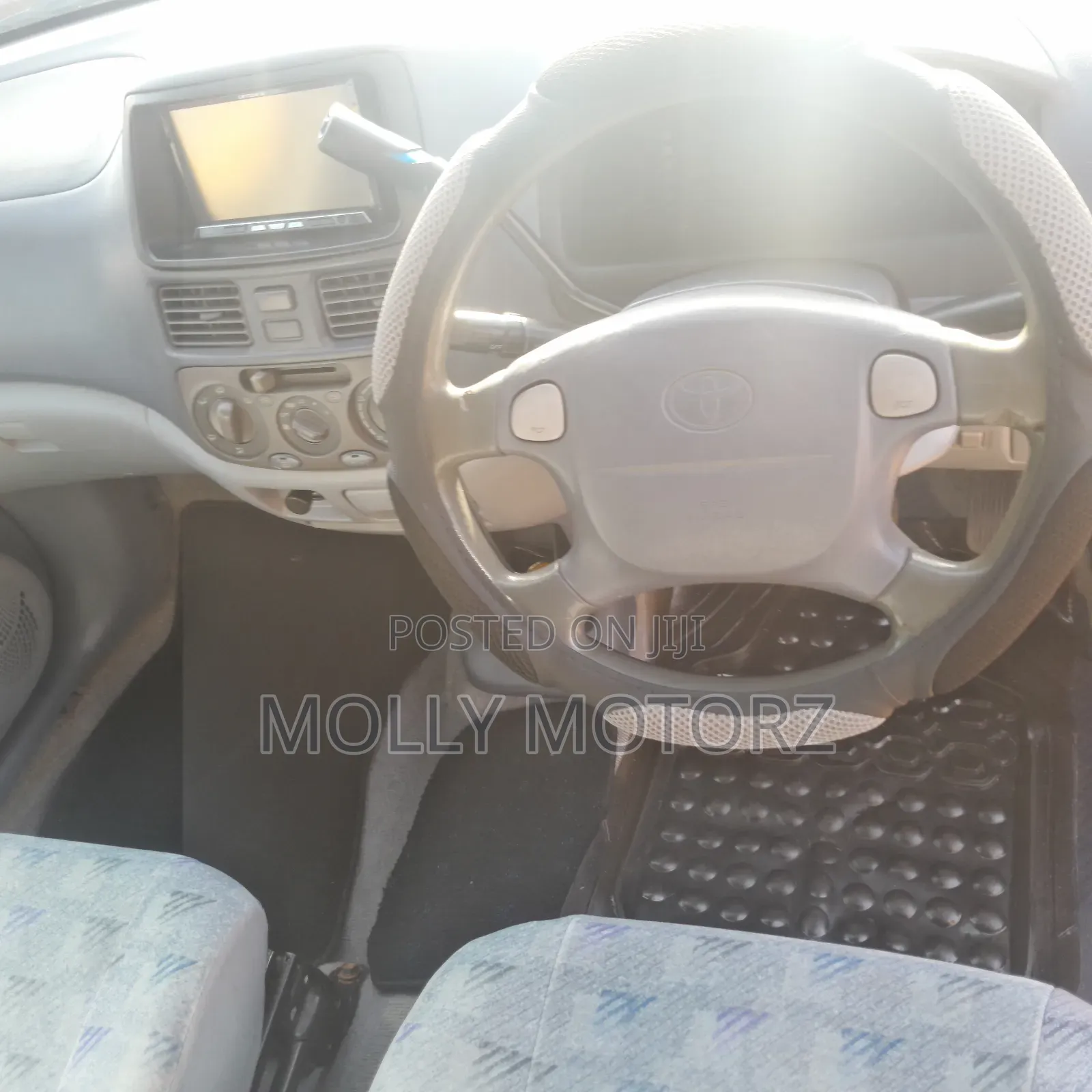 Toyota Raum 2003 Silver