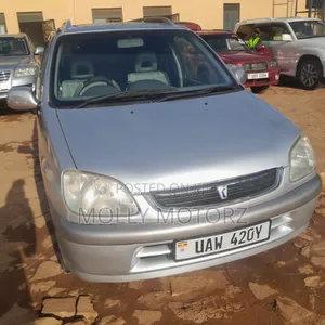 Toyota Raum 2003 Silver