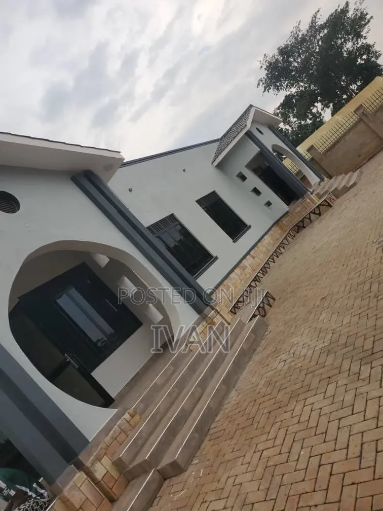 2bdrm House in Gayaza, Central Division for rent