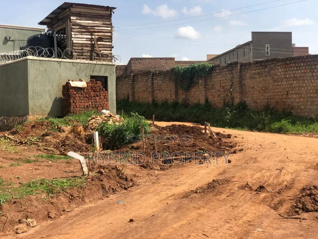 Prime Plots for Sale at Wakiso~Kayunga Senge Executive Land Estate V