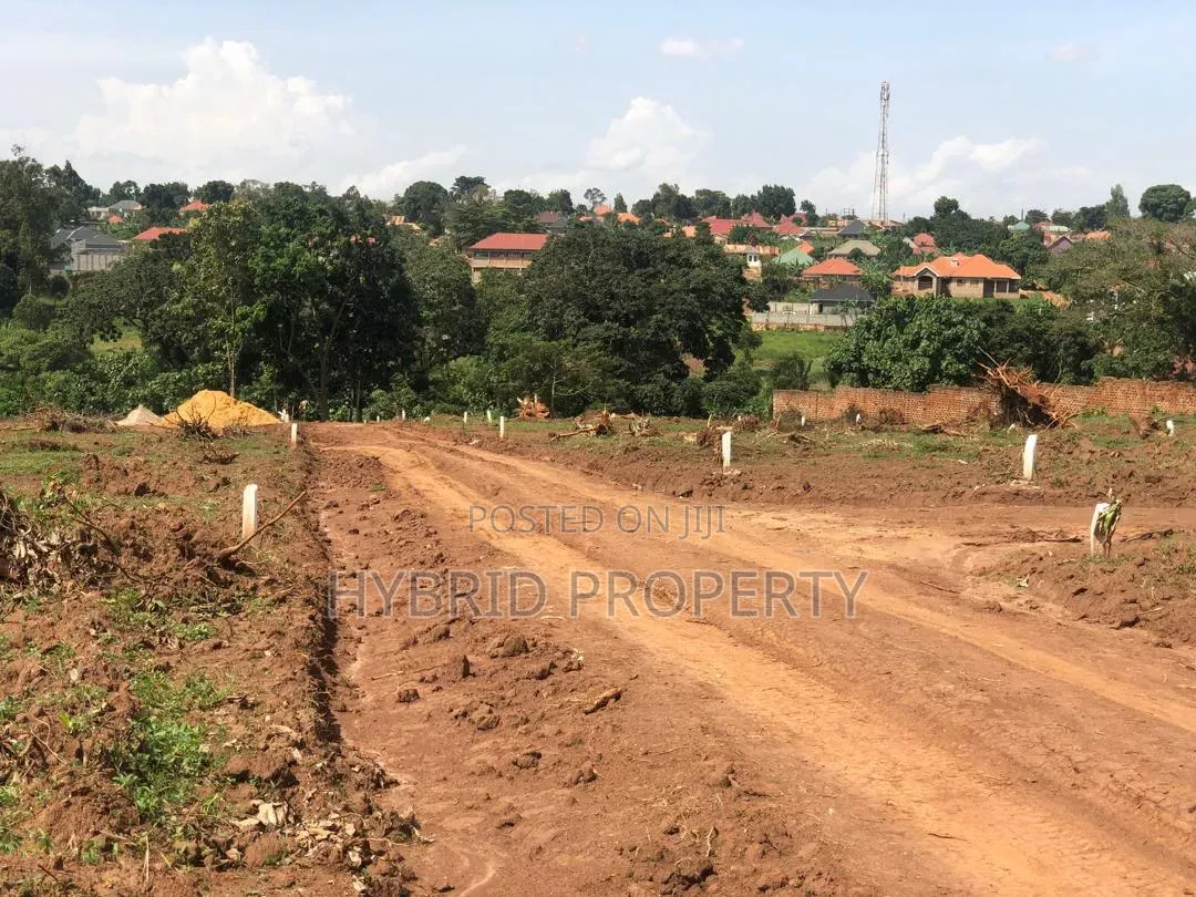 Prime Plots for Sale at Wakiso~Kayunga Senge Executive Land Estate V