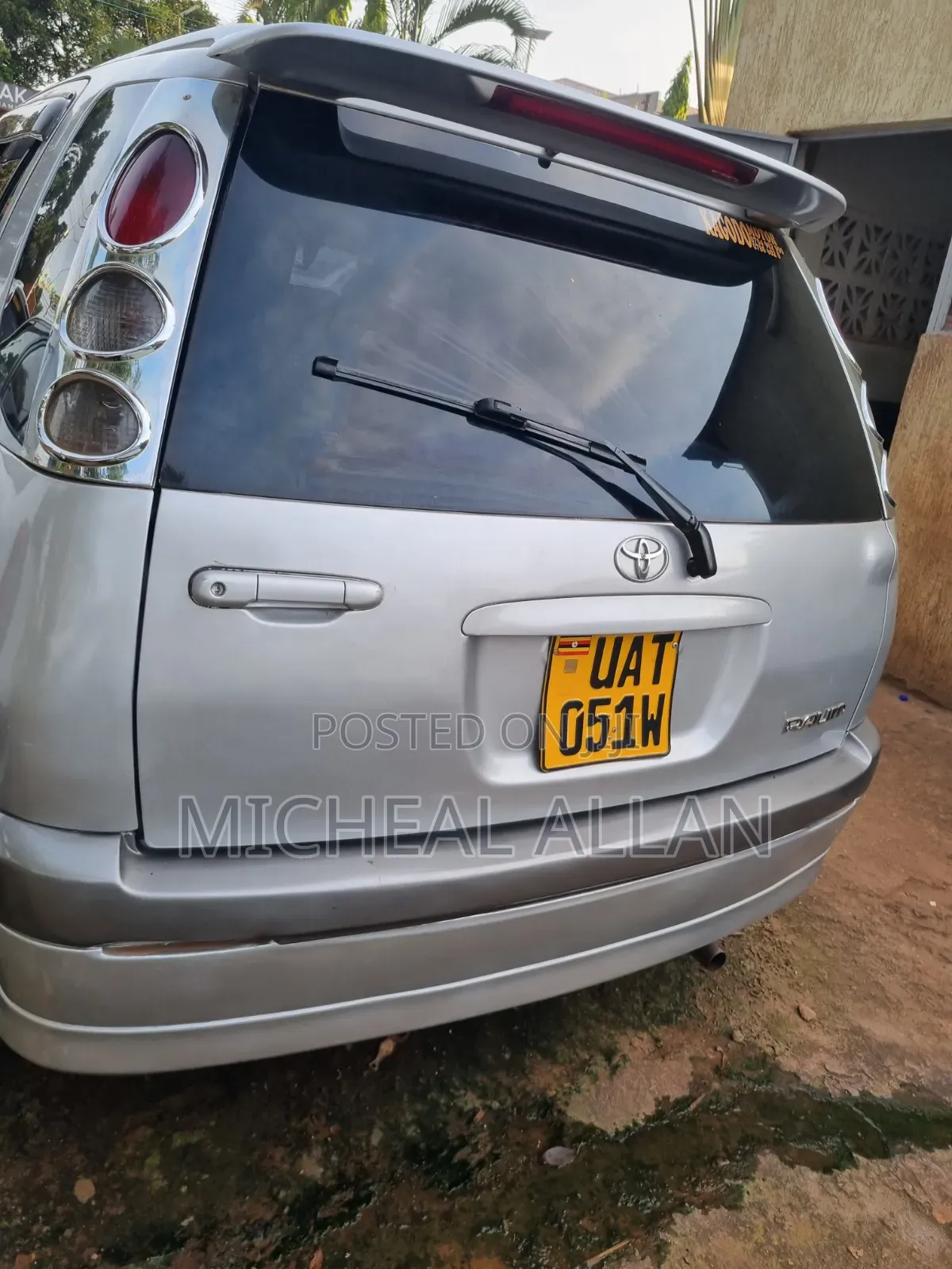 Toyota Raum 2000 Silver