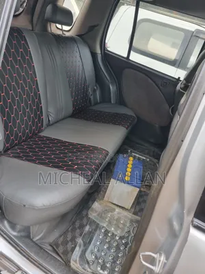 Toyota Raum 2000 Silver