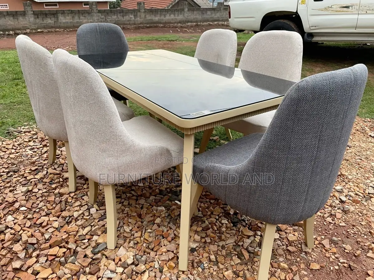 A 6sitter Dining Table