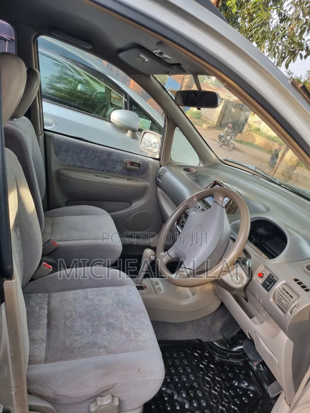 Toyota Corolla Spacio 2000 Silver