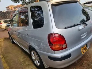 Toyota Corolla Spacio 2000 Silver