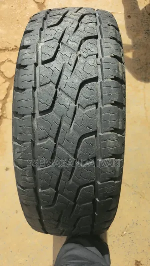 275/65r18 Used Sportrak Tyres for V8 Landcruiser