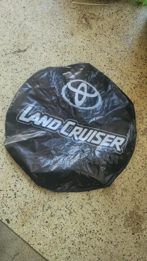 Landcruiser Behind Tyre Cover in Black