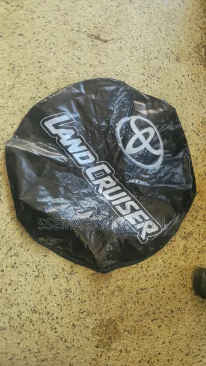 Landcruiser Behind Tyre Cover in Black