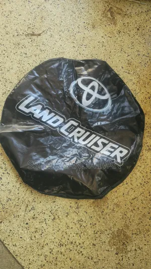 Landcruiser Behind Tyre Cover in Black