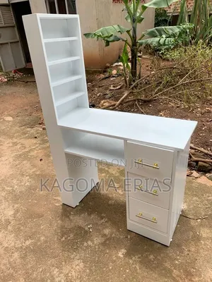 Morden Furniture Nail Table