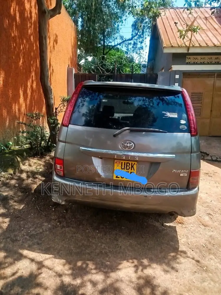 Toyota ISIS 2009 Gray