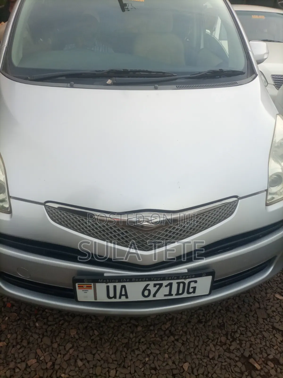 Toyota Ractis 1.5 AWD 2009 Silver
