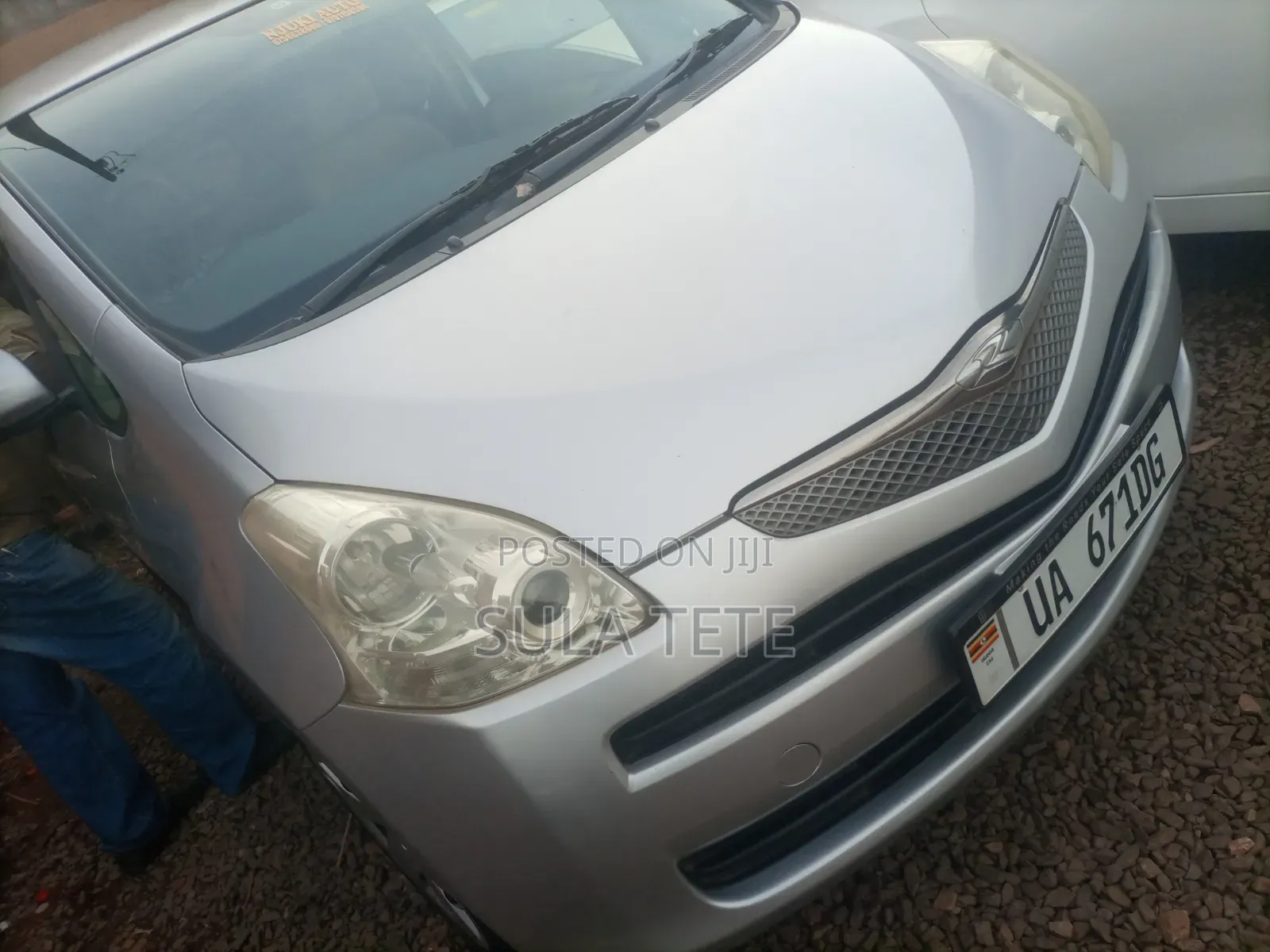 Toyota Ractis 1.5 AWD 2009 Silver