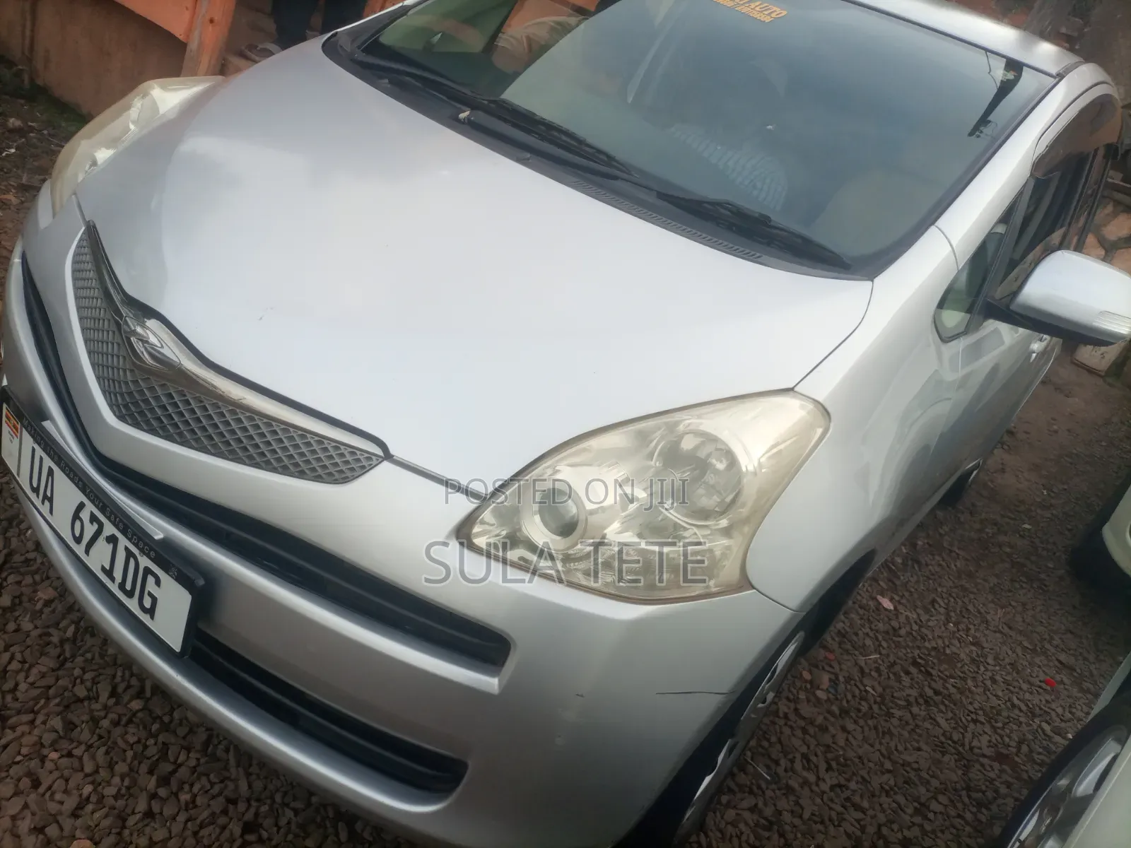 Toyota Ractis 1.5 AWD 2009 Silver