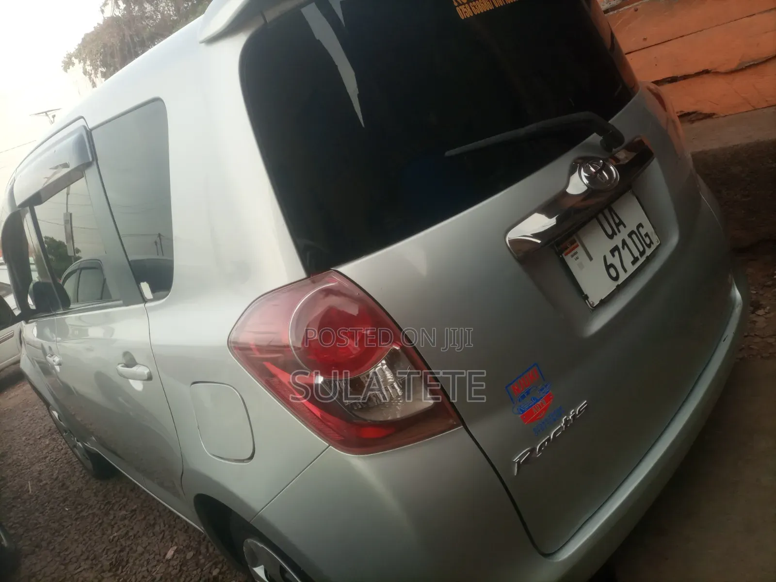 Toyota Ractis 1.5 AWD 2009 Silver