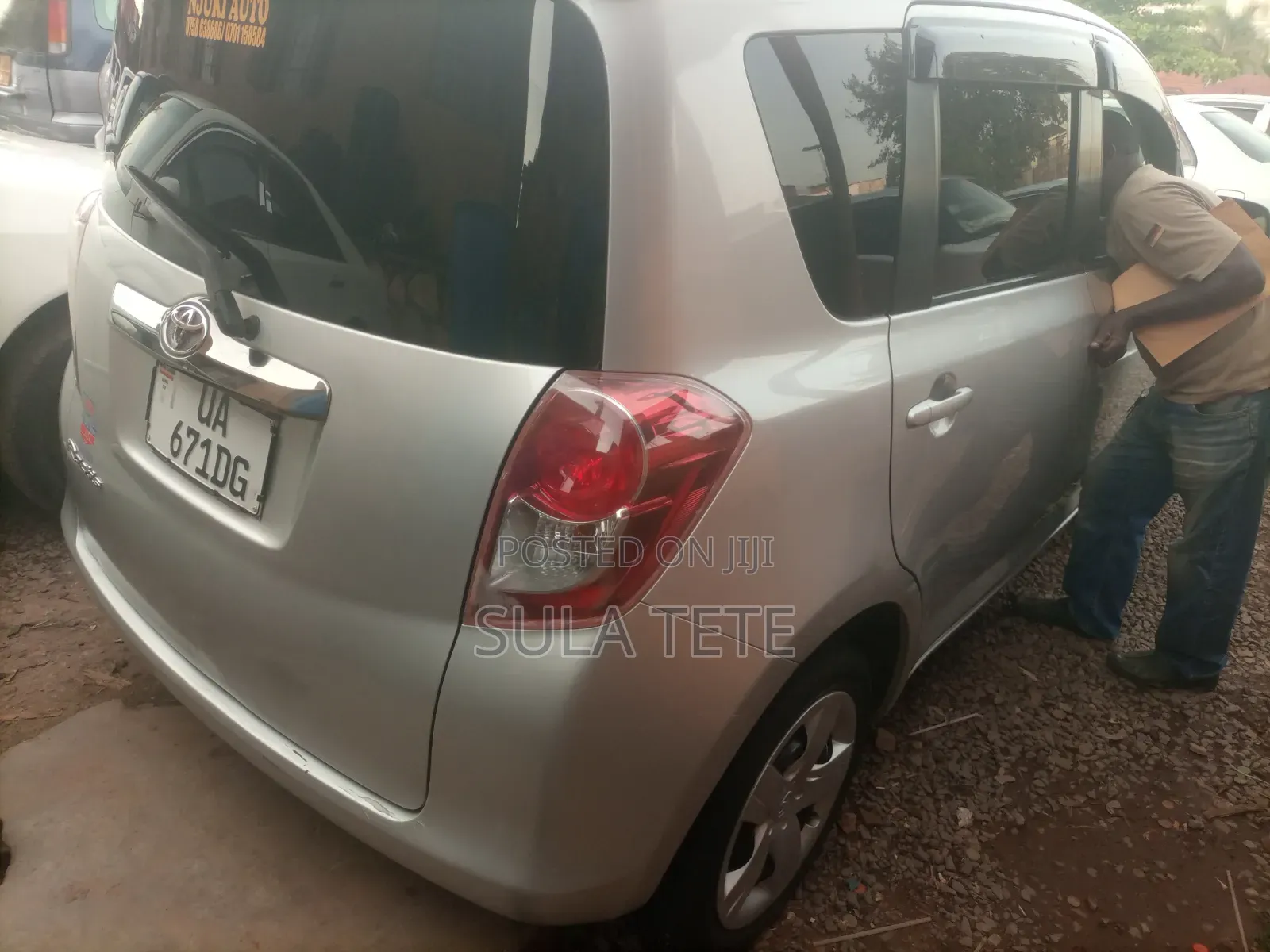 Toyota Ractis 1.5 AWD 2009 Silver