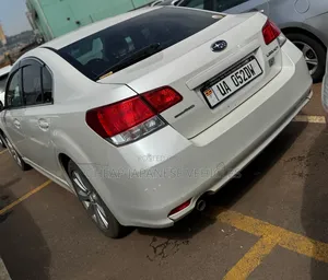 Subaru Legacy 2.5i Limited 2011 White