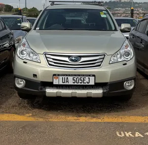 Subaru Outback 2.5i Limited 2012 Gold