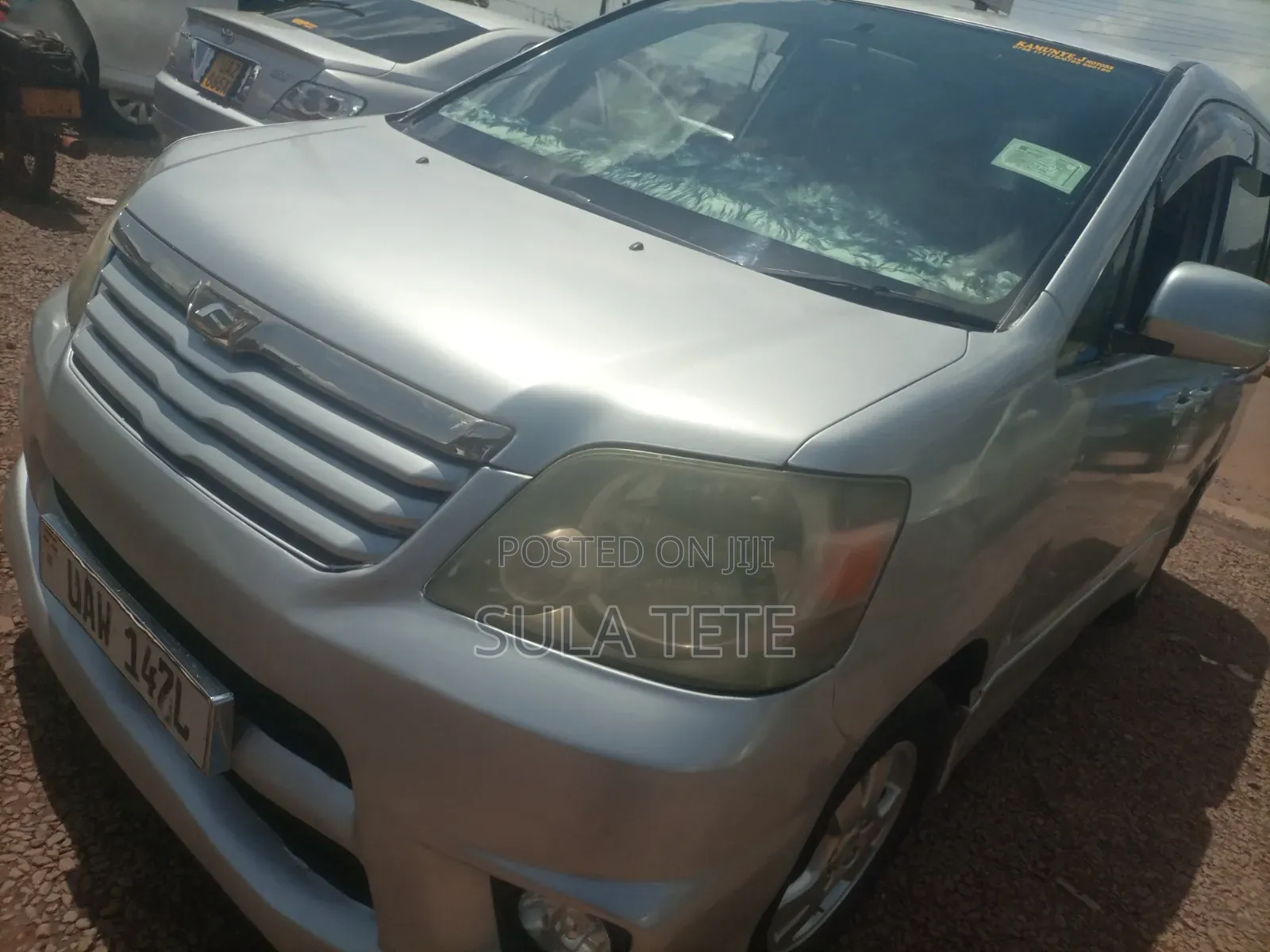 Toyota Noah 2.0 AWD (8 Seater) 2004 Silver