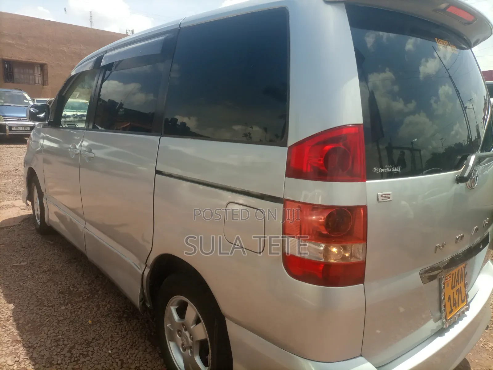 Toyota Noah 2.0 AWD (8 Seater) 2004 Silver