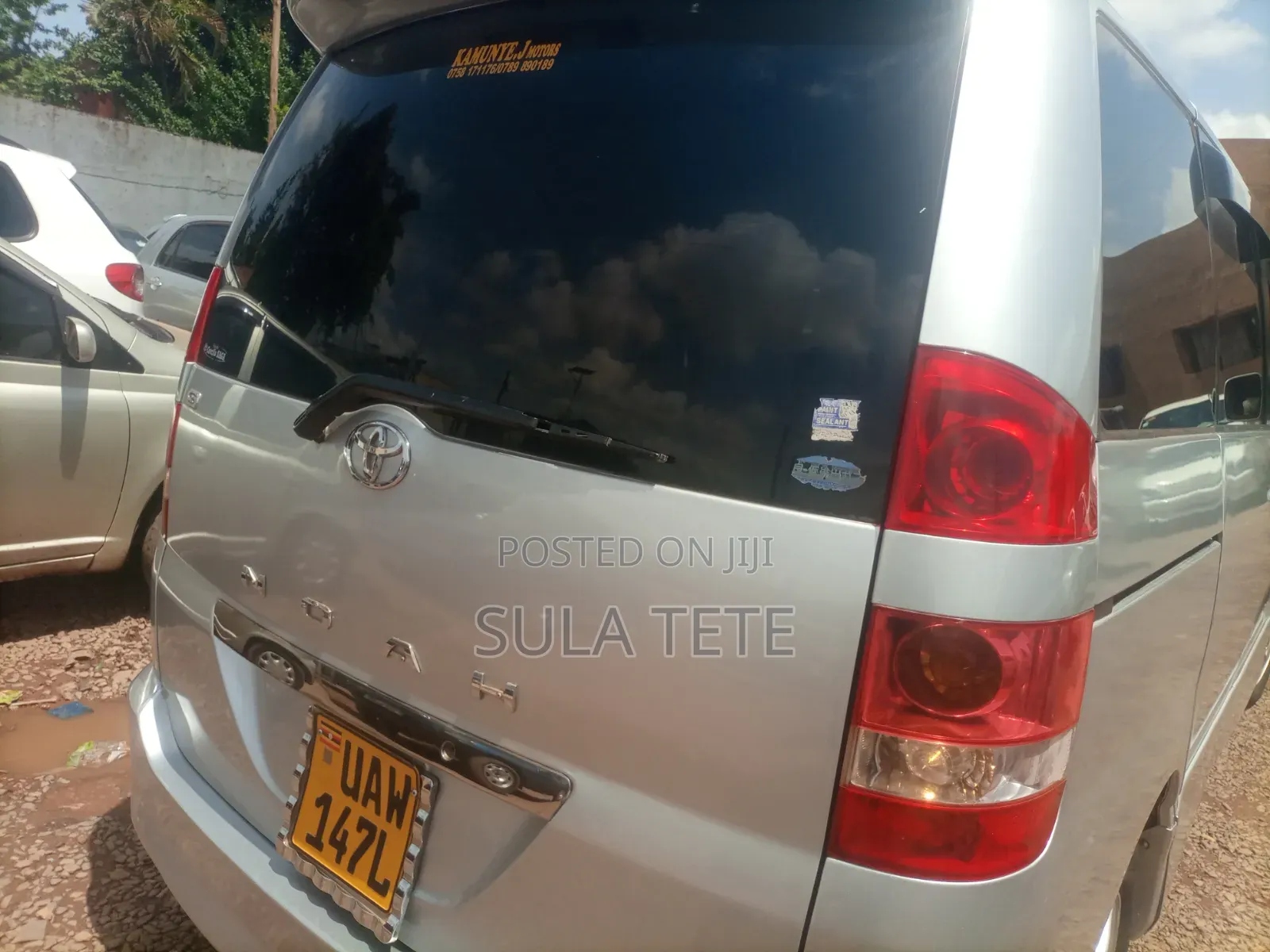 Toyota Noah 2.0 AWD (8 Seater) 2004 Silver