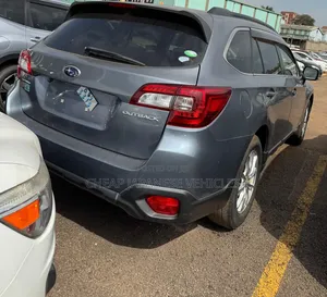Subaru Outback 2.5i Premium AWD 2017 Gray