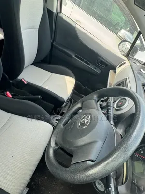 Toyota Vitz 1.0 FWD 5dr 2012 Pink