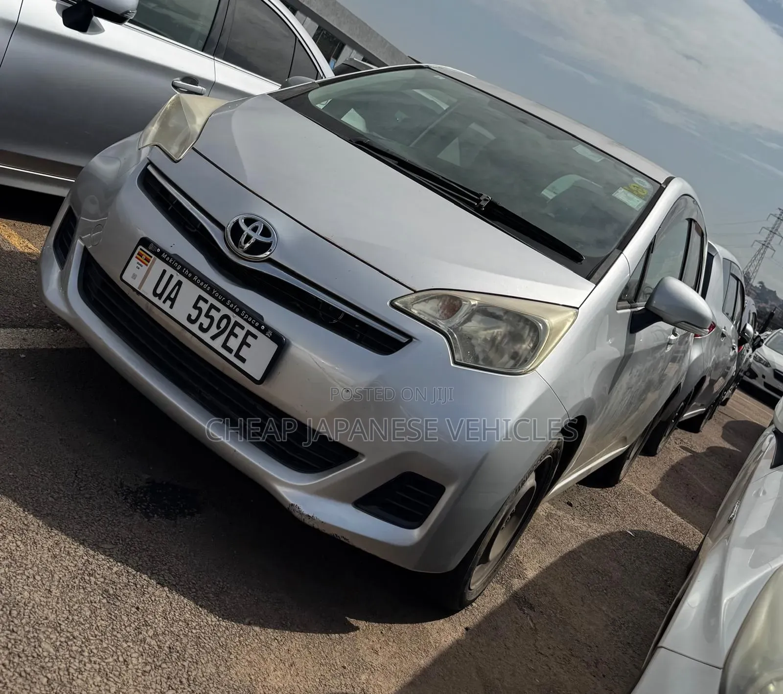 Toyota Ractis 1.5 FWD 2012 Silver