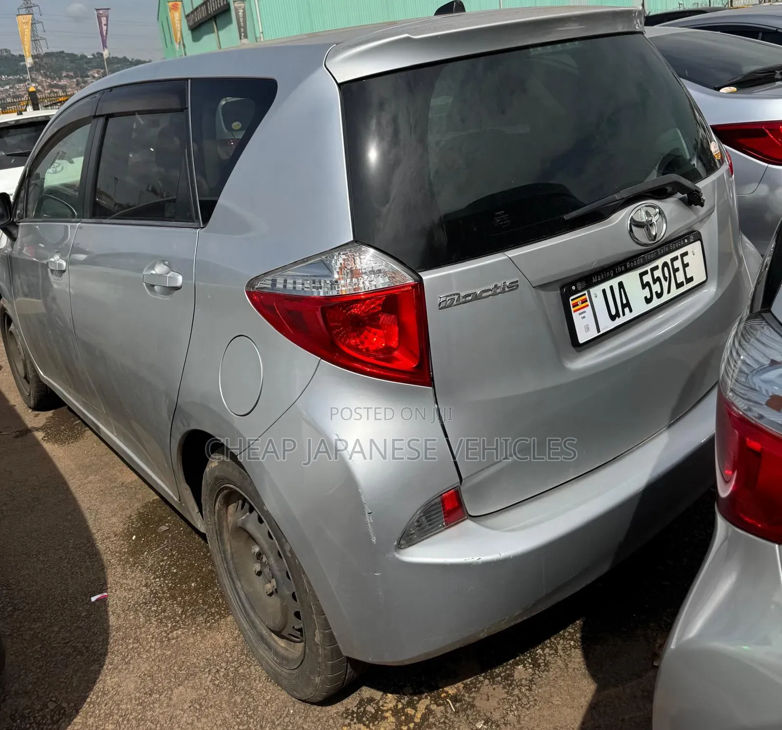 Toyota Ractis 1.5 FWD 2012 Silver