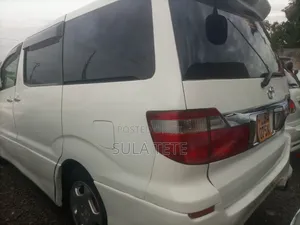 Toyota Alphard 2.4 Petrol FWD 2004 White