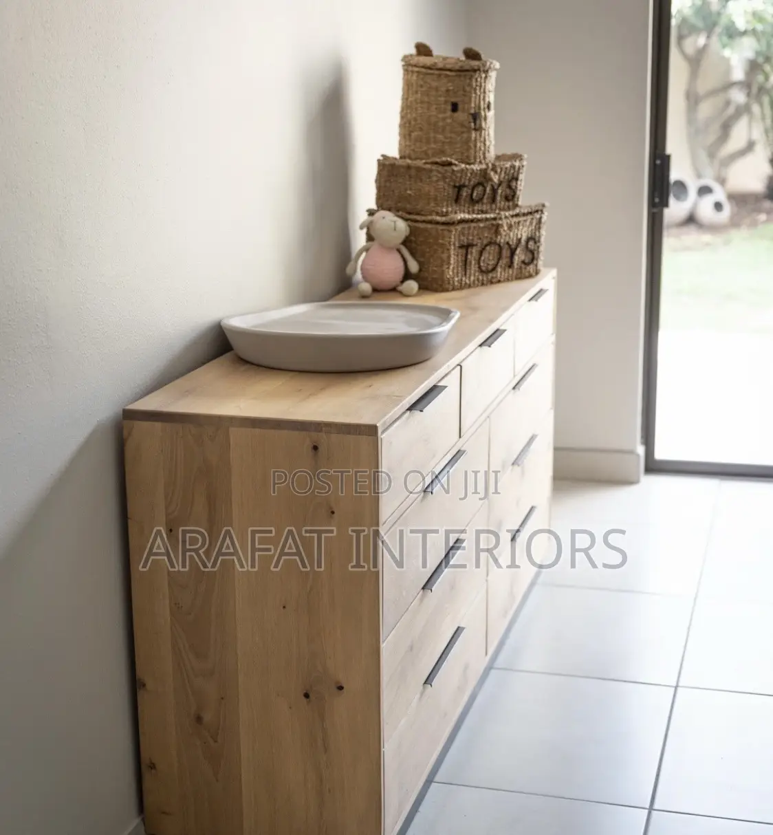 Scandinavian Design Chest Drawer