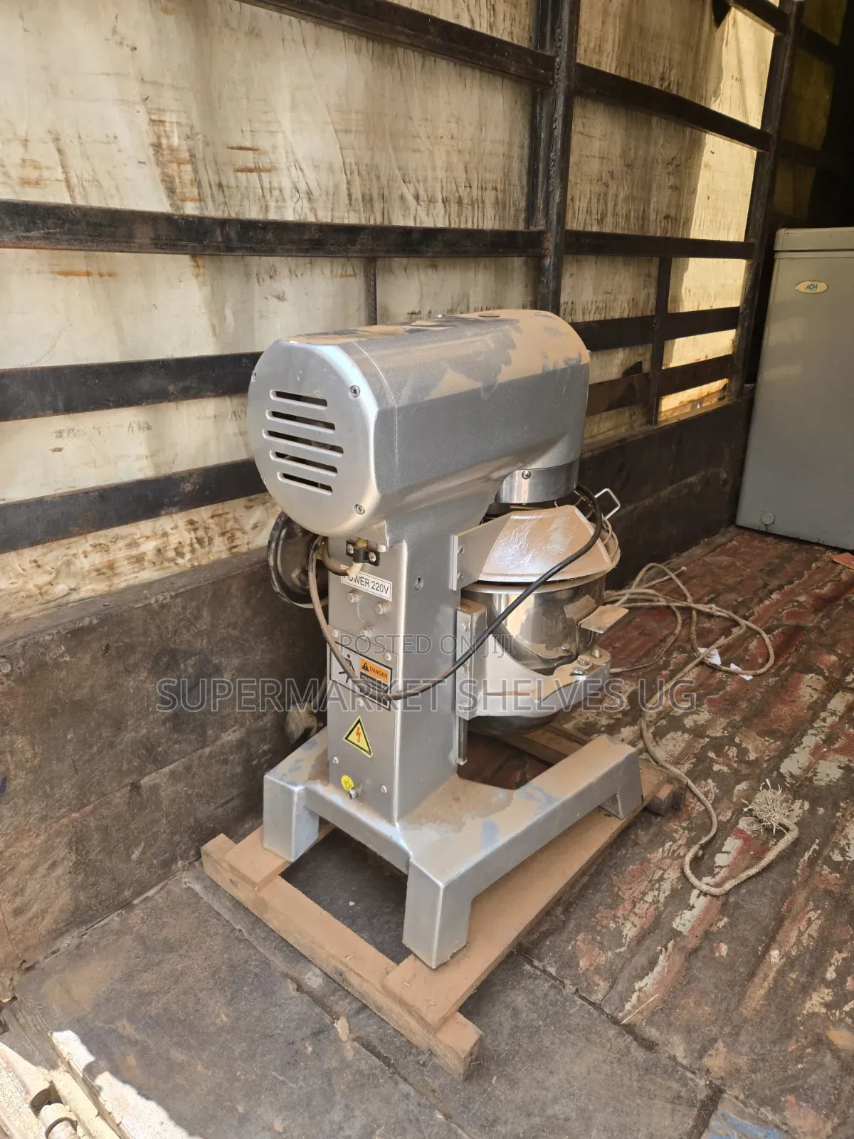 Mixer B10 on Sale Still New at Only at 2m