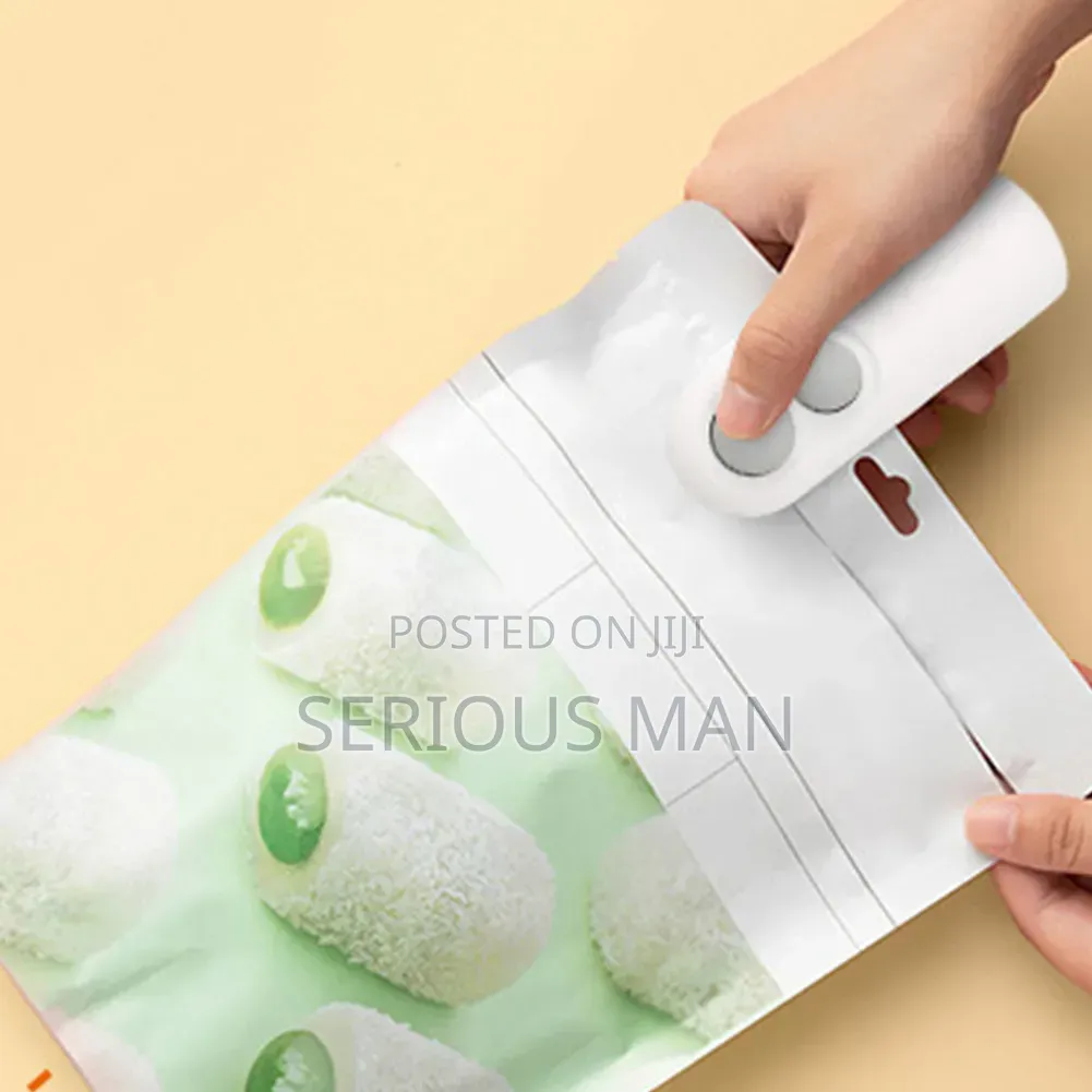 2-in-1 Portable Heat Sealer and Cutter for Snack Bags.