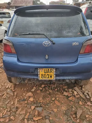 Toyota Vitz 2000 Blue