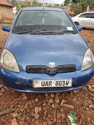 Toyota Vitz 2000 Blue