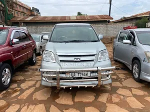 Toyota Noah 2005 Silver
