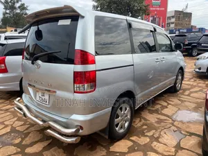 Toyota Noah 2005 Silver
