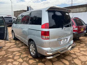 Toyota Noah 2005 Silver