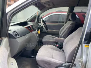 Toyota Noah 2005 Silver