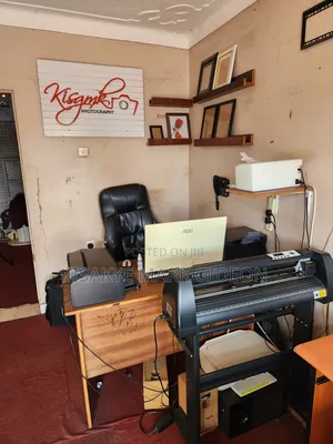 Photo Studio Worker Needed
