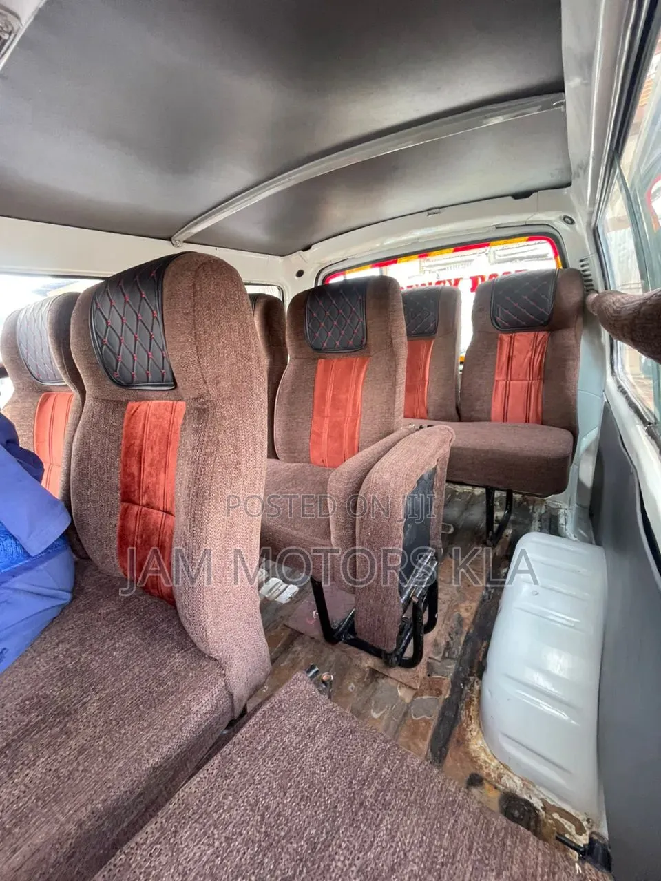 Toyota HiAce 2000 White