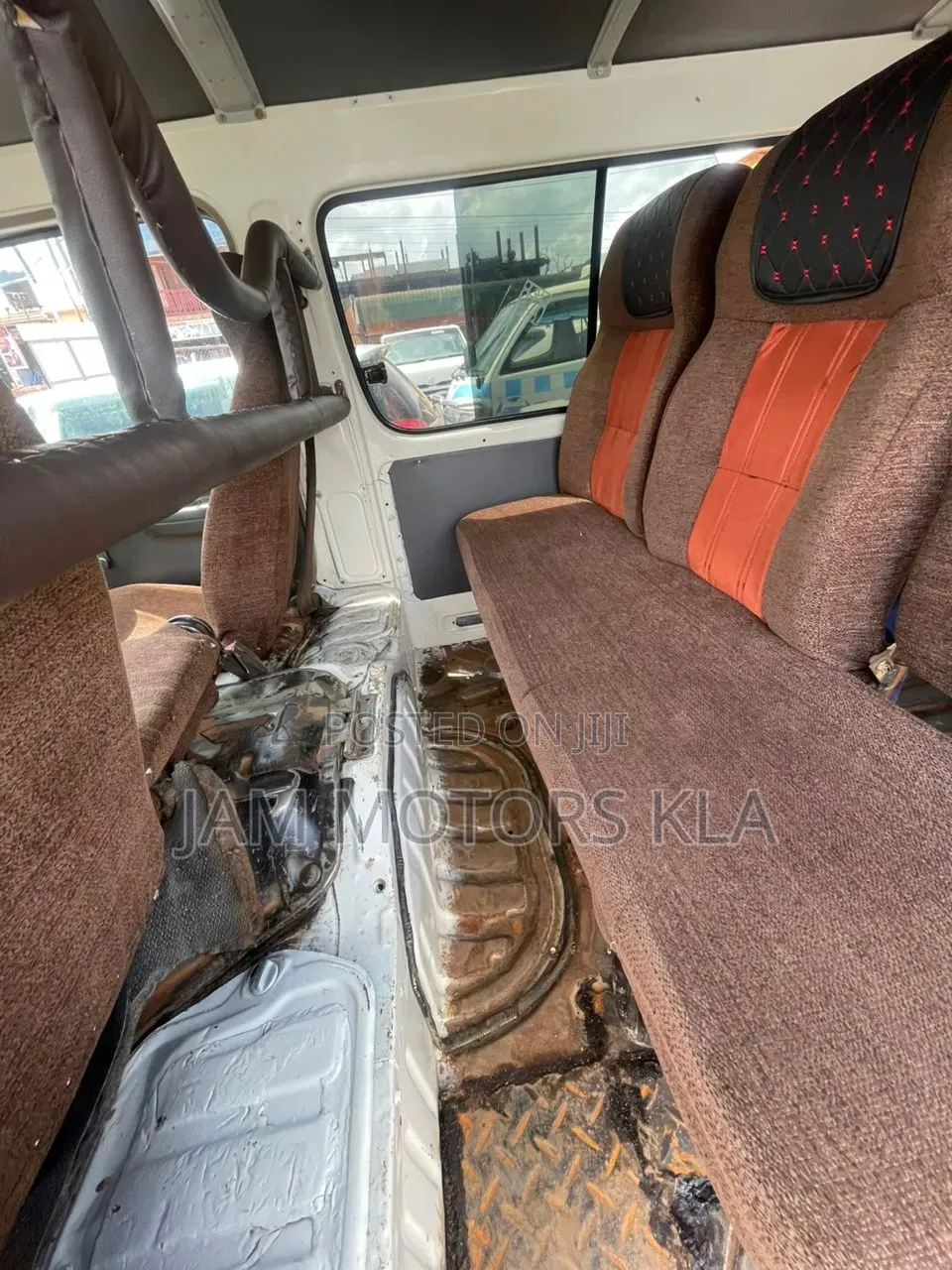Toyota HiAce 2000 White